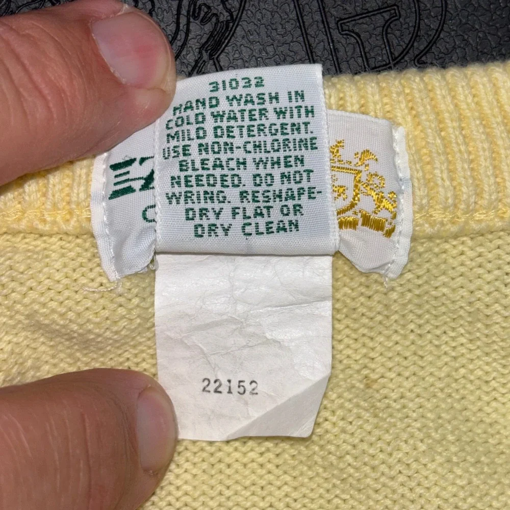 Izod Club Vintage V-Neck Sweater Mens XXL Yellow 100% Combed Cotton Made in USA